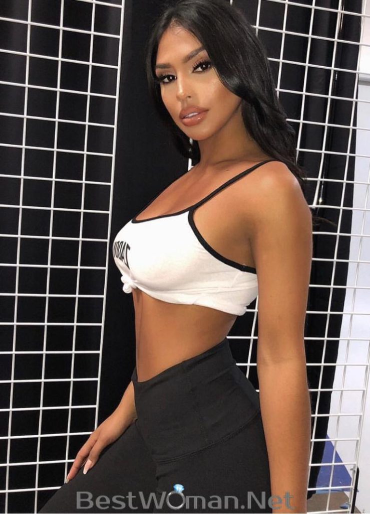 sexy Guyanese woman