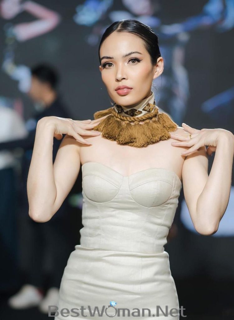 sexy Laotian woman